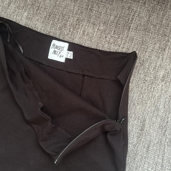 Princess Polly Skirt - Picture 2 of 3